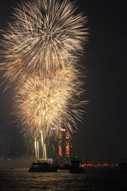 bir havai fişek olayı aisa oyunun açılış 2009