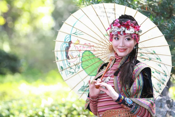 Aisa Flicka Potrait Naturen Tillbaka Marken — Stockfoto