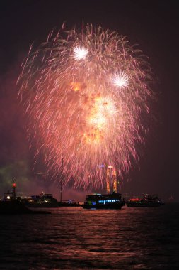 bir havai fişek olayı aisa oyunun açılış 2009