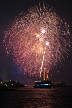 bir havai fişek olayı aisa oyunun açılış 2009