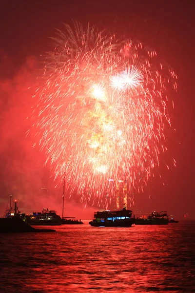 bir havai fişek olayı aisa oyunun açılış 2009