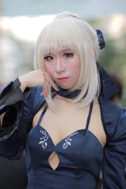 Fuarda poz cosplayers veya parti 