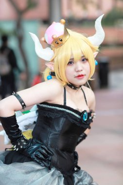 olay Japon animasyon poz bir Cosplayer