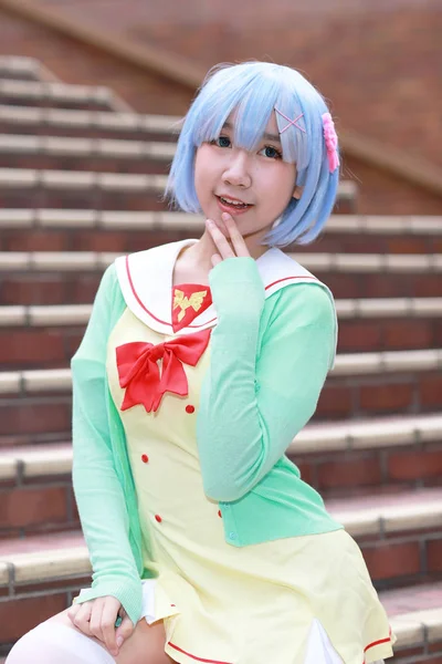 Een Cosplayer Poseren Japanse Animatie Geval — Stockfoto