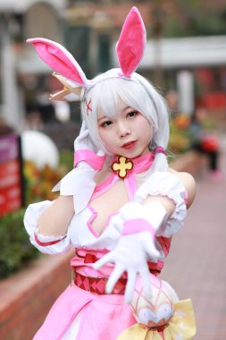 olay Japon animasyon poz bir Cosplayer