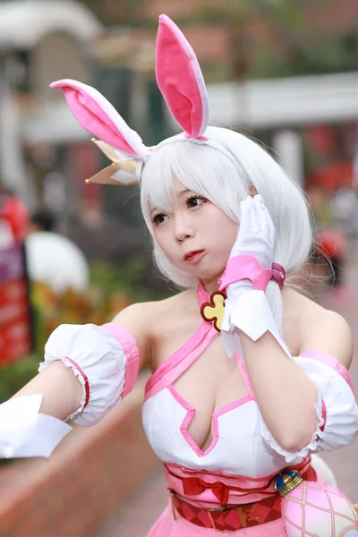 Ein Cosplayer Der Die Japanische Animation Szene Setzt — Stockfoto