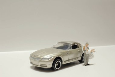  küçük bir rakam düğün araba ile