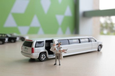  küçük bir rakam düğün araba ile