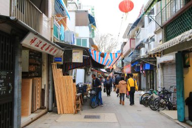 Köyün ana caddesi cheung chau, hong kong.