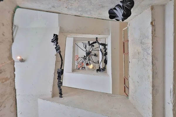 Binanın eski acil ve tahliye çıkış merdiven.