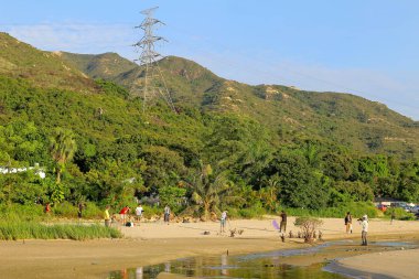 Ha pak nai hong kong'da gün batımı plajı 