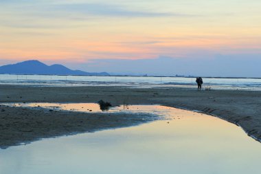 Hong Kong ha pak nai gün batımı plaj