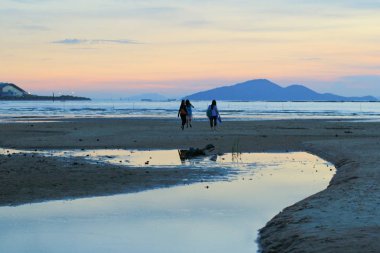 Hong Kong ha pak nai gün batımı plaj