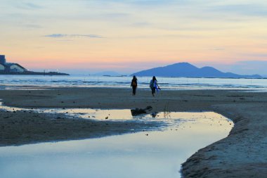 Hong Kong ha pak nai gün batımı plaj