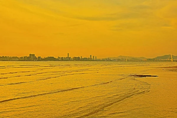 Zandstrand heeft oranje kleur, ha pak Nai — Stockfoto