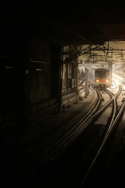 列車地下鉄地下鉄地下鉄トンネル — ストック写真