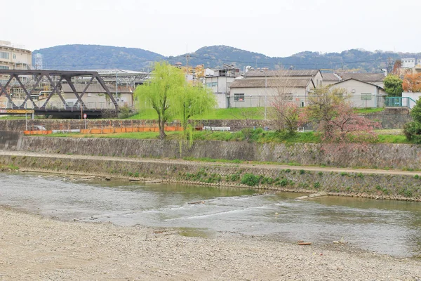 Um rio na paisagem do japão em 2014 — Fotografia de Stock