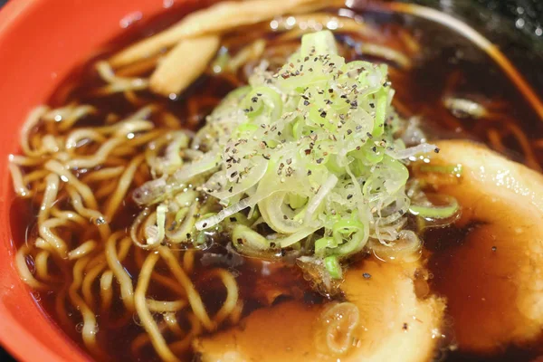 Makanan gaya Asia. Tutup ramen sup Jepang. . — Stok Foto