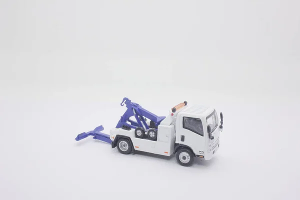 Scale tow truck childrens toys on display — Stock Photo, Image