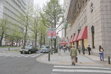 Alışveriş Shinsaibashi boyunca yürümek