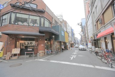 Alışveriş Shinsaibashi boyunca yürümek