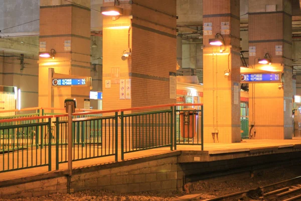 Light rail approaching yuen long — Stock Photo, Image