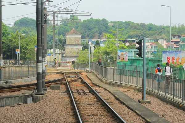 Lightrail nadert Yuen Long — Stockfoto