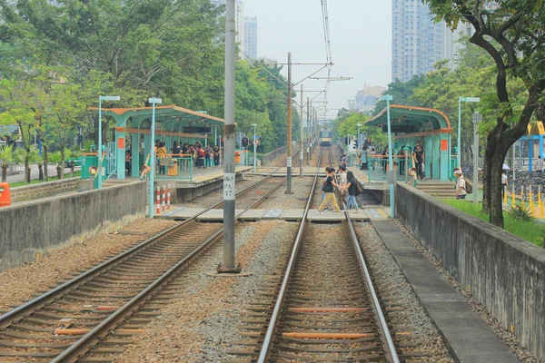 Rotaia leggera in avvicinamento yuen lungo — Foto Stock