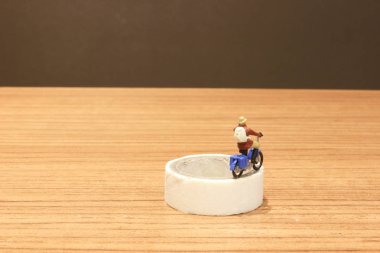 motosiklet üzerinde sürme rakam eğlenceli