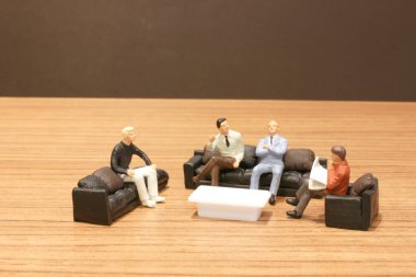 merkezinde toplantıda rakam küçük.