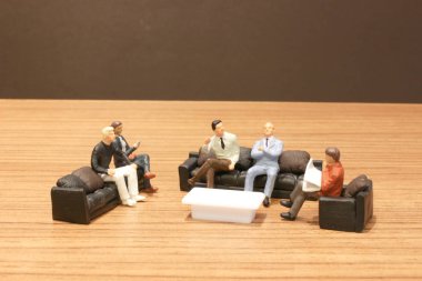 merkezinde toplantıda rakam küçük.