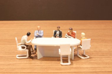 toplantı sırasında Ofis'te mini rakam. 