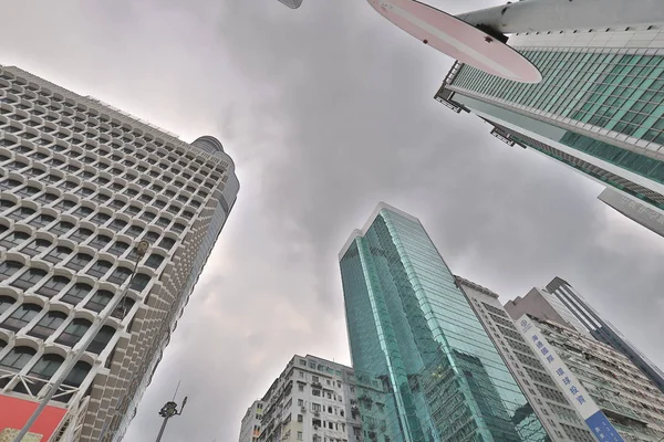 Bank byggnad på Mong Kok 22 april 2019 — Stockfoto