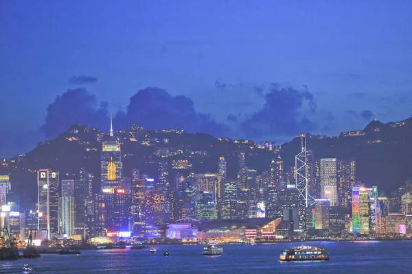 Gün batımından kısa bir süre sonra Hong Kong Çin silueti. — Stok fotoğraf