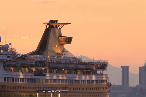 Красиві великі круїзне судно на HK 2014 — стокове фото