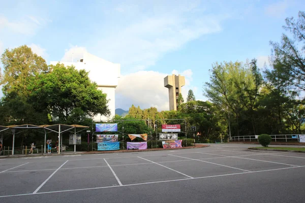 Autos auf einem Parkplatz in hk — Stockfoto