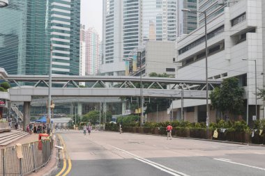 Hong Kong'ın merkezi iş bölgesi sokakları kapatmışlar 