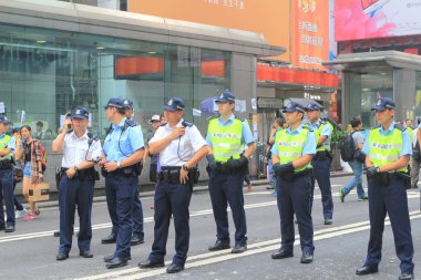  Hongkong polis bewara Mong Kok yılında birçok protestocular