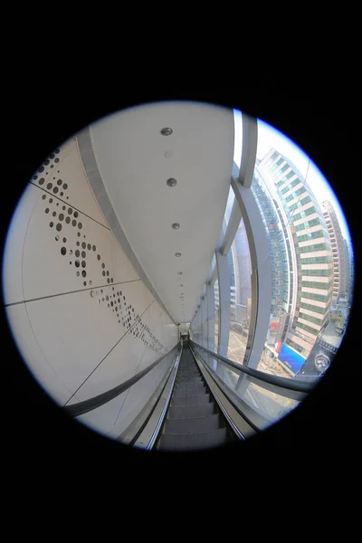 商场的自动梯 — 图库照片