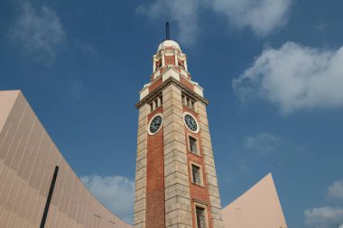 1 Eki 2014 Set üzerinde Çan kulesi