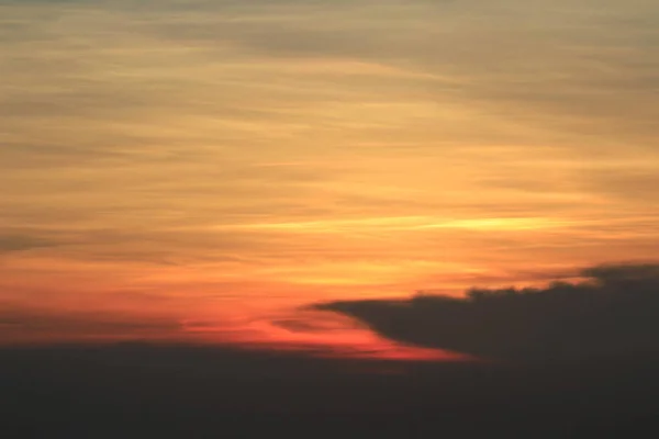 夏の背景。海の美しい夕日. — ストック写真