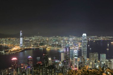 Gece Hk gökdelenler. Zirveden görüntüle