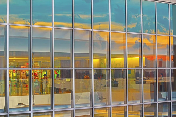 modern iş binasının Windows hk