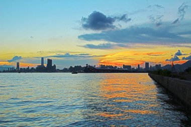 Hong Kong şehir skylin güneş batandı 2014