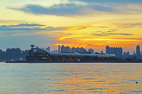 Hong Kong cidade skylin ao pôr-do-sol 2014 — Fotografia de Stock