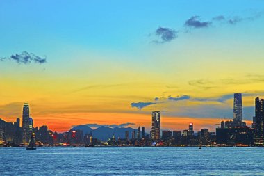 Hong Kong şehir skylin güneş batandı 2014