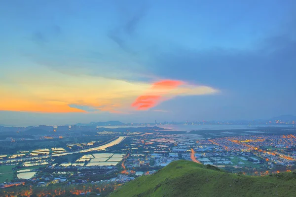 Hong Kong Yuen Long keskusta auringonlasku — kuvapankkivalokuva