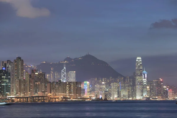 Porto Victoria da cidade de Hong Kong ao entardecer de 2014 — Fotografia de Stock