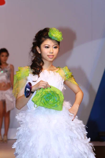 Um desfile de moda com o modelo em hong kong — Fotografia de Stock