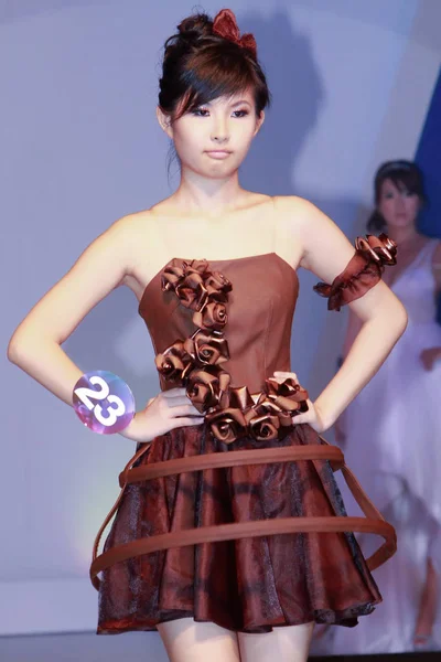Una sfilata di moda con la modella a Hong Kong — Foto Stock